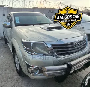 Photo - Toyota Hilux 2012 Gray