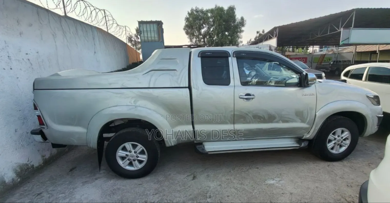 Toyota Hilux 2012 Gray