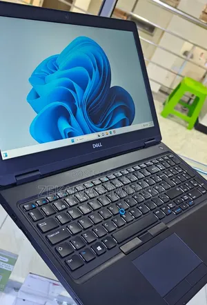 Photo - New Laptop Dell Latitude 14 5480 8GB Intel Core I5 SSD 256GB