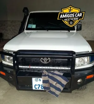 Photo - Toyota Land Cruiser 2018 White