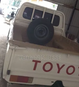 Toyota Land Cruiser 2018 White