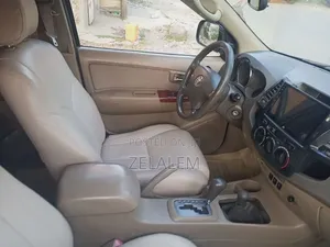 Toyota Fortuner 2009 Gray