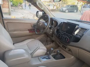 Toyota Fortuner 2009 Gray