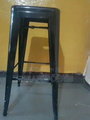 Badass Chair( የባለጌ ወንበር)