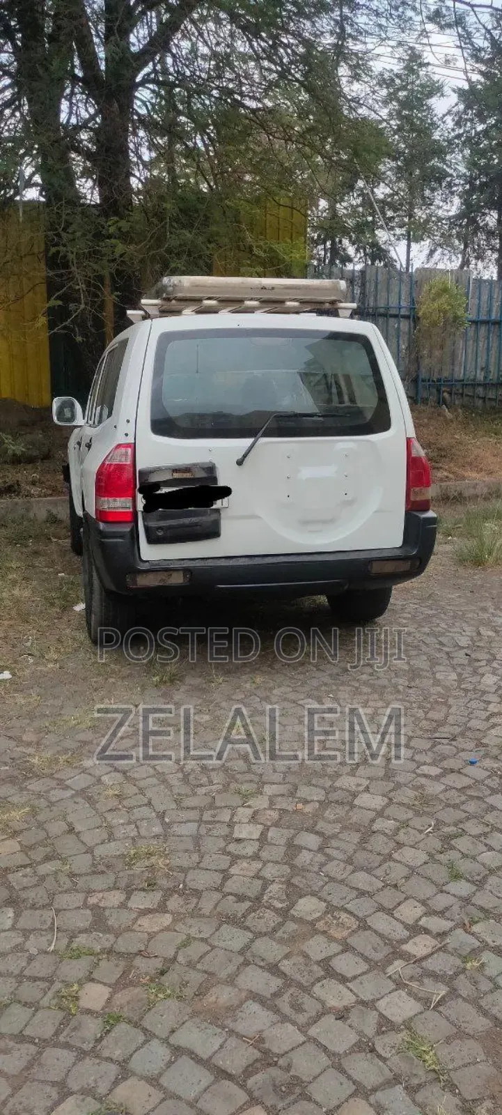 Mitsubishi Pajero 2005 White