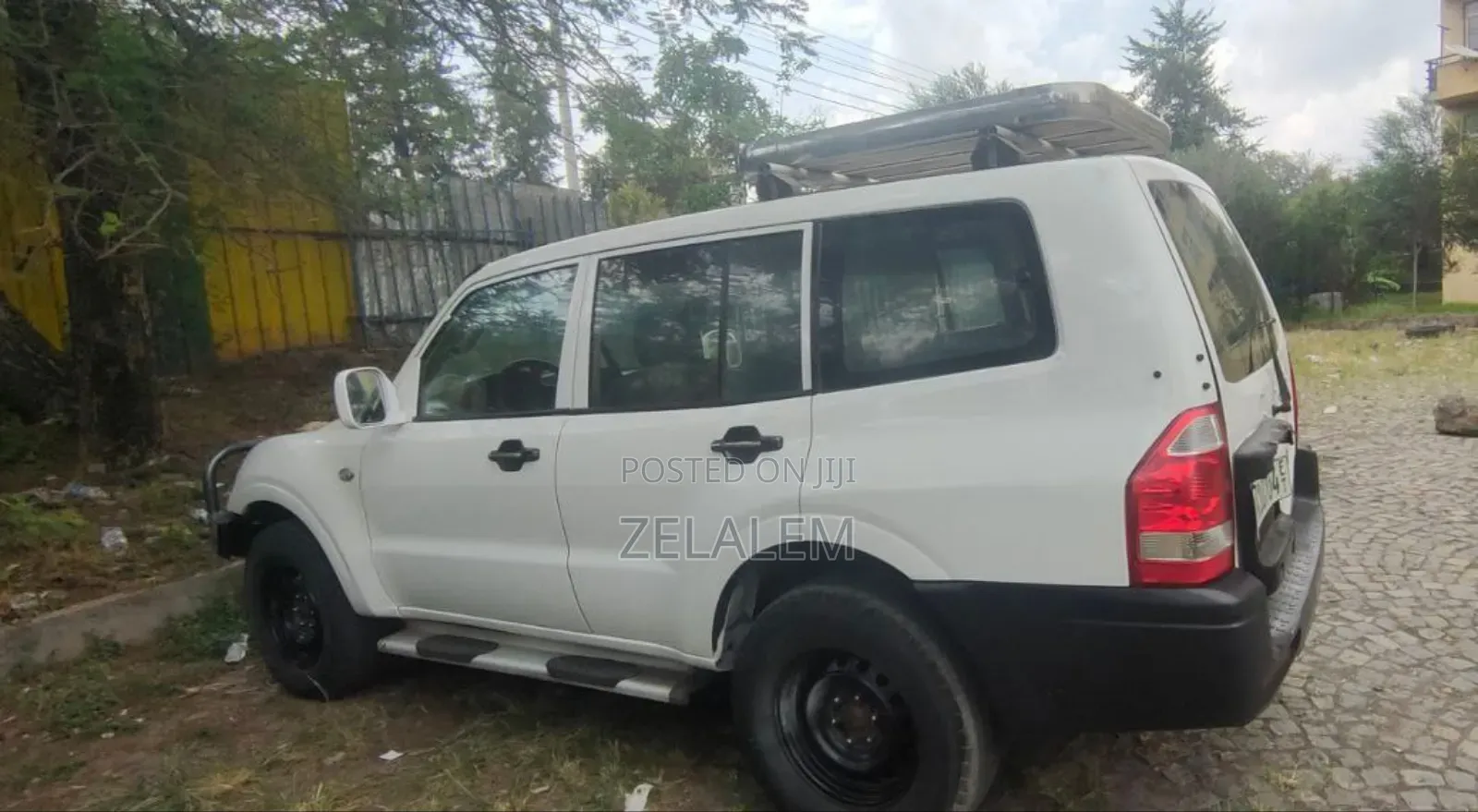 Mitsubishi Pajero 2005 White