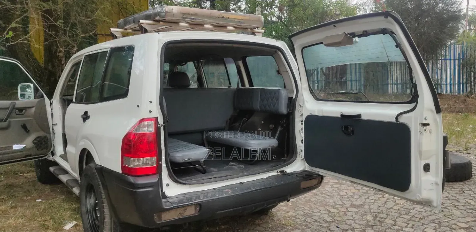 Mitsubishi Pajero 2005 White