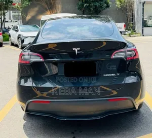 Tesla Model Y 2023 Black