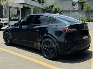 Tesla Model Y 2023 Black