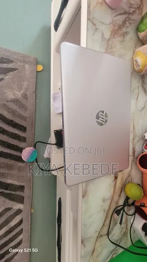 Laptop HP 15-Dw3031 12GB Intel Core I5 HDD+SSD 1T