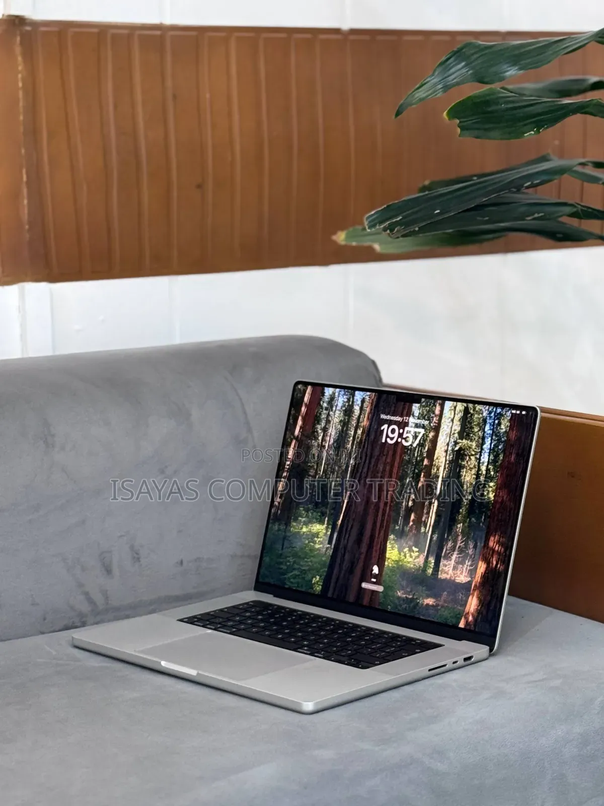 New Laptop Apple MacBook Pro 2024 M4 Max 16-Inch 24GB SSD 512GB