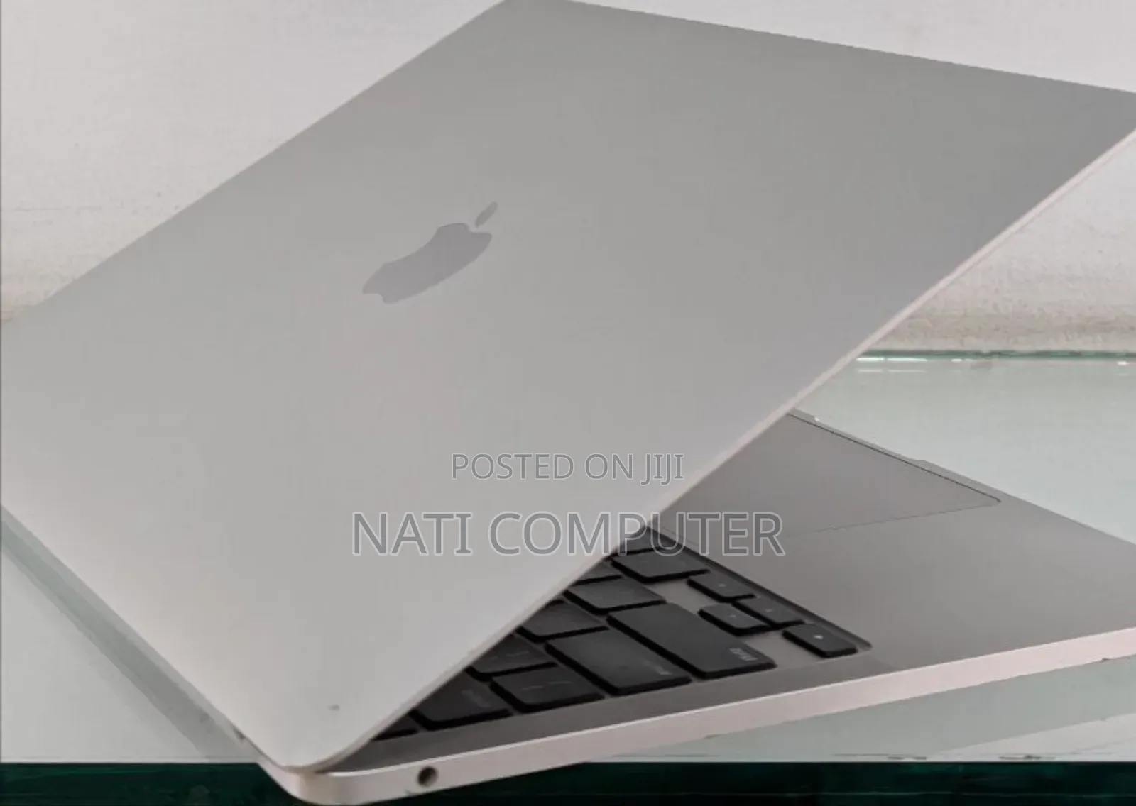 New Laptop Apple MacBook Air 2022 M2 8GB Apple M2 SSD 256GB
