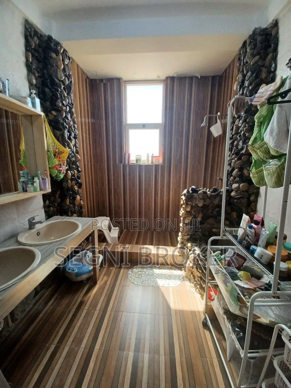 Furnished 5bdrm House in Semet 72, Bole for sale