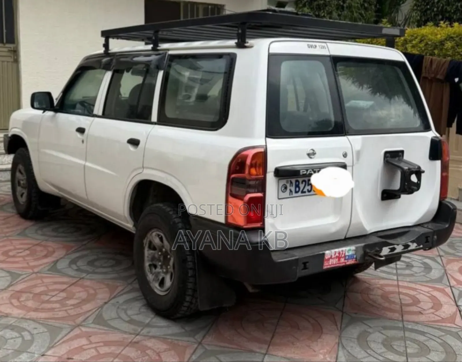 Nissan Patrol 2010 White