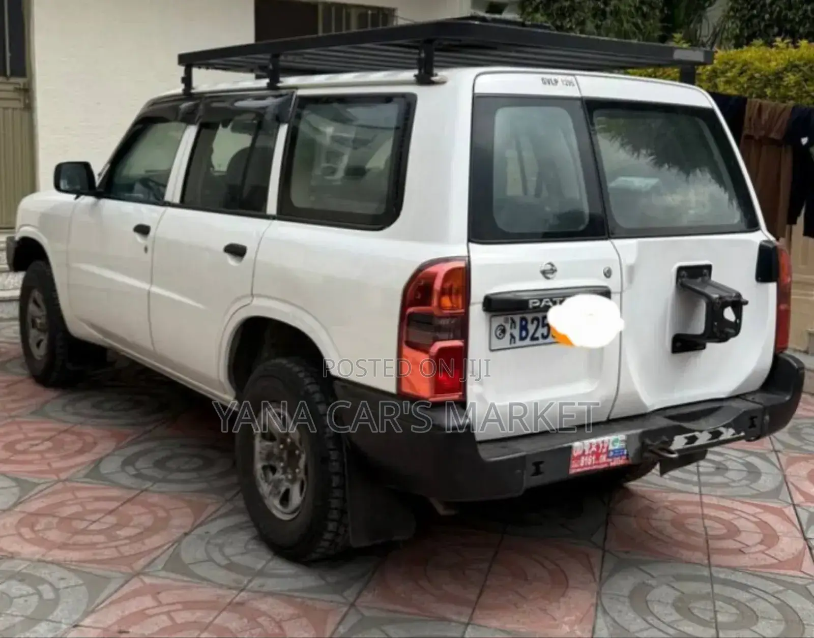 Nissan Patrol 2010 White