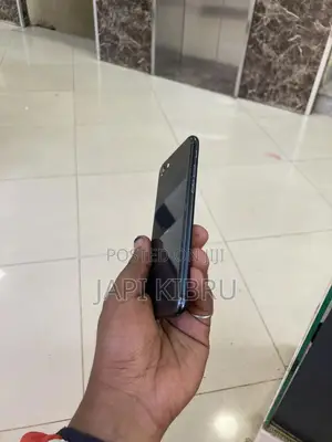 Apple iPhone SE (2020) 64 GB Black