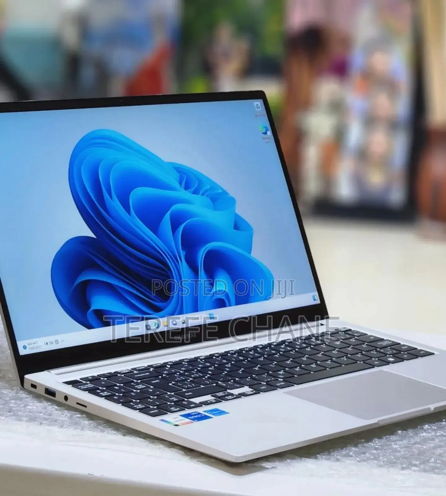 New Laptop Samsung Galaxy Book 2 8GB Intel Core i5 SSD 256GB