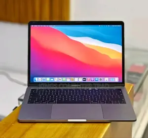 New Laptop Apple MacBook 2018 16GB Intel Core I5 SSD 256GB