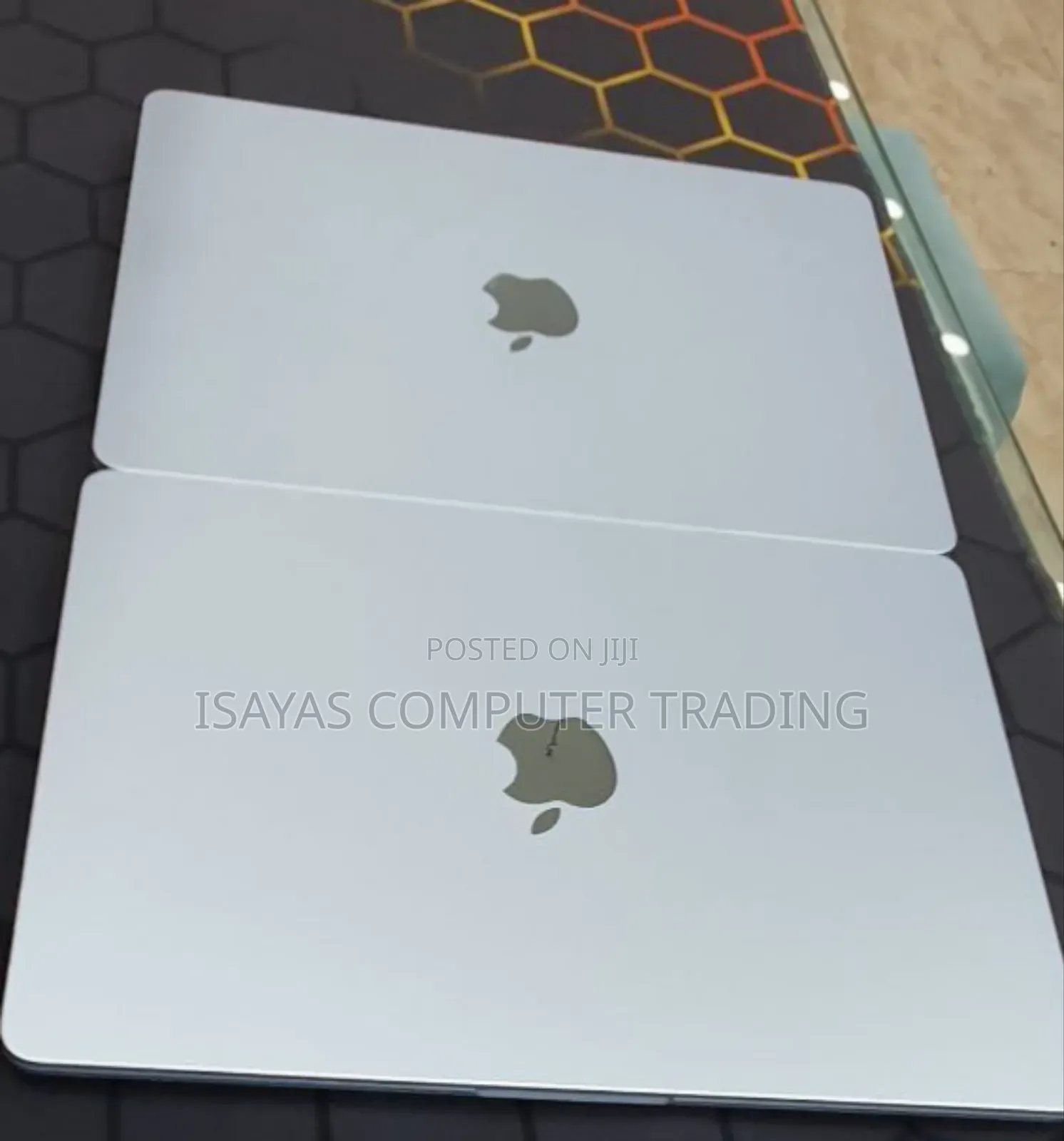 New Laptop Apple MacBook Air 2025 M4 13-Inch 16GB SSD 256GB