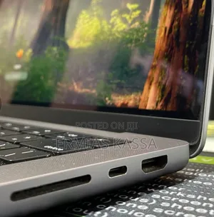 New Laptop Apple MacBook Pro M1 32GB Apple M1 Pro SSD 512GB