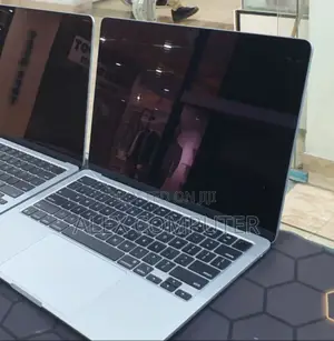 New Laptop Apple MacBook Air 2025 M4 13-Inch 16GB Apple M4 SSD 256GB