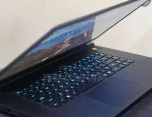 New Laptop Dell Alienware M17 R2 16GB AMD Ryzen 7 SSD 1T