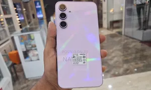 Photo - New Samsung Galaxy A35 128 GB Pink