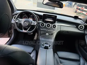 Mercedes-Benz C200 2015 Brown