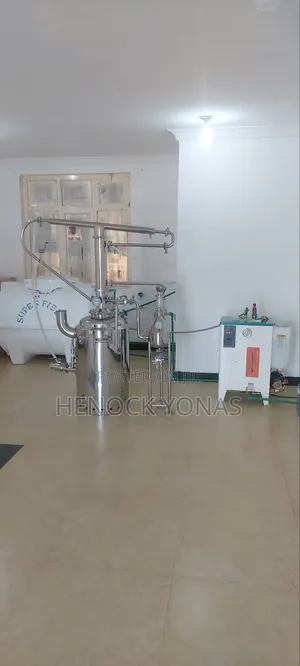 Photo - Essential Oil Distilation Machine