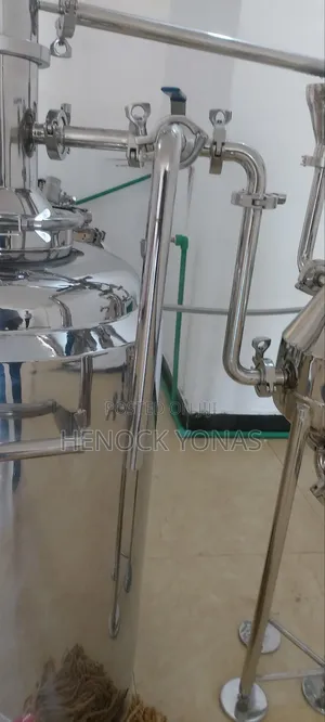Essential Oil Distilation Machine