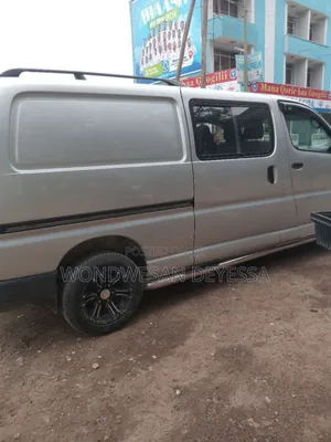 Toyota HiAce 2016 Silver