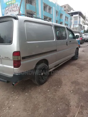 Toyota HiAce 2016 Silver