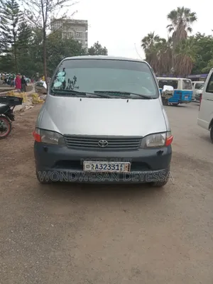 Toyota HiAce 2016 Silver