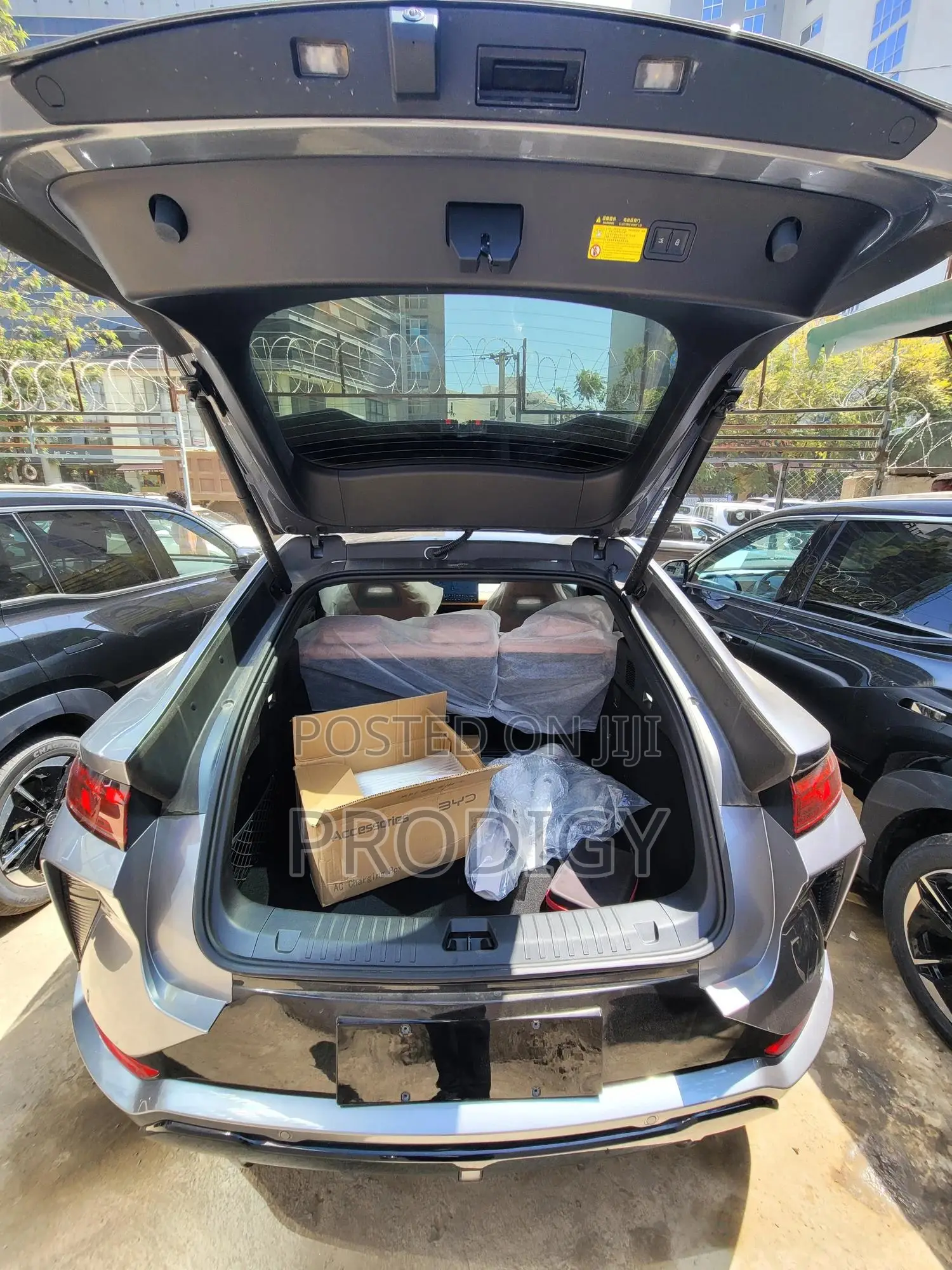 New BYD Song L DM-i 2025 Gray