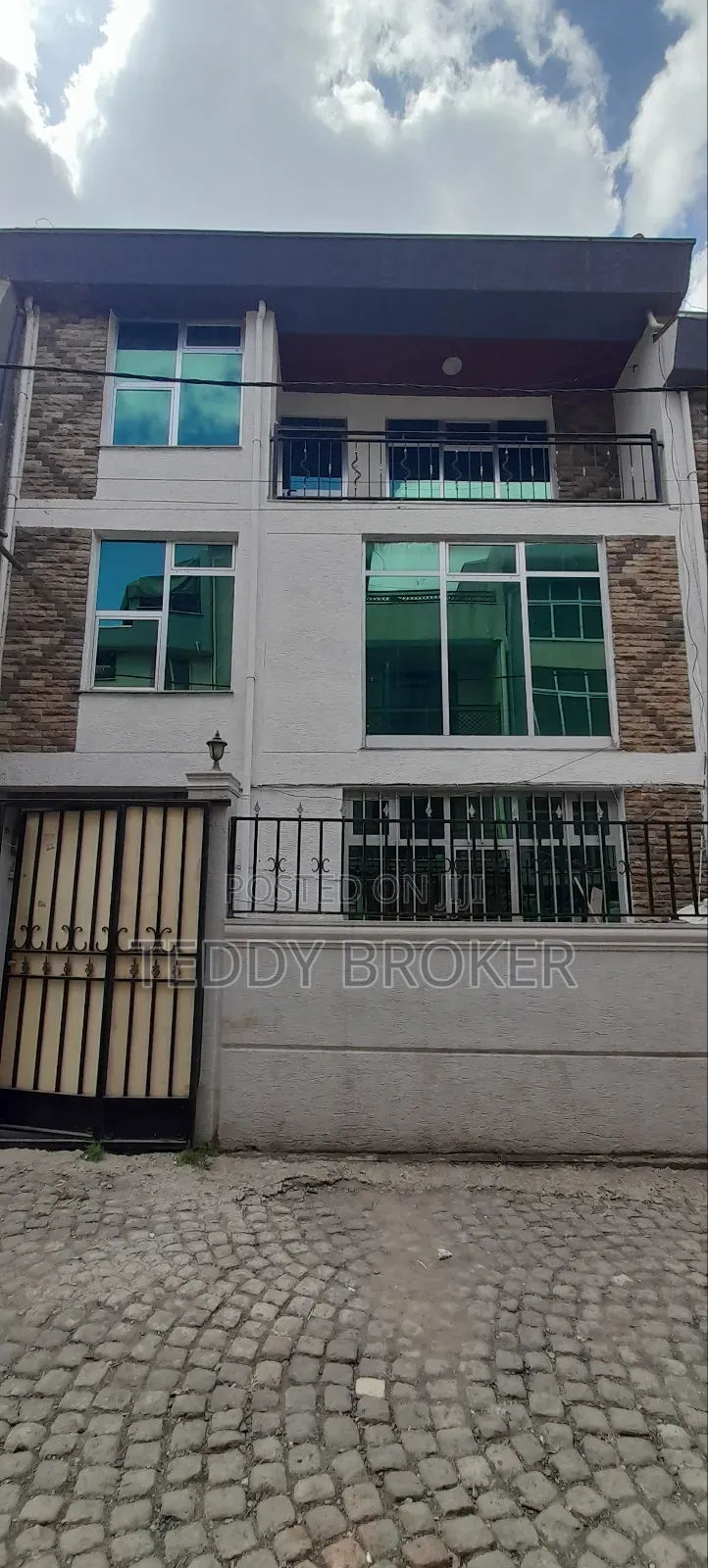 5bdrm House in Haile Garment, Nifas Silk-Lafto for sale