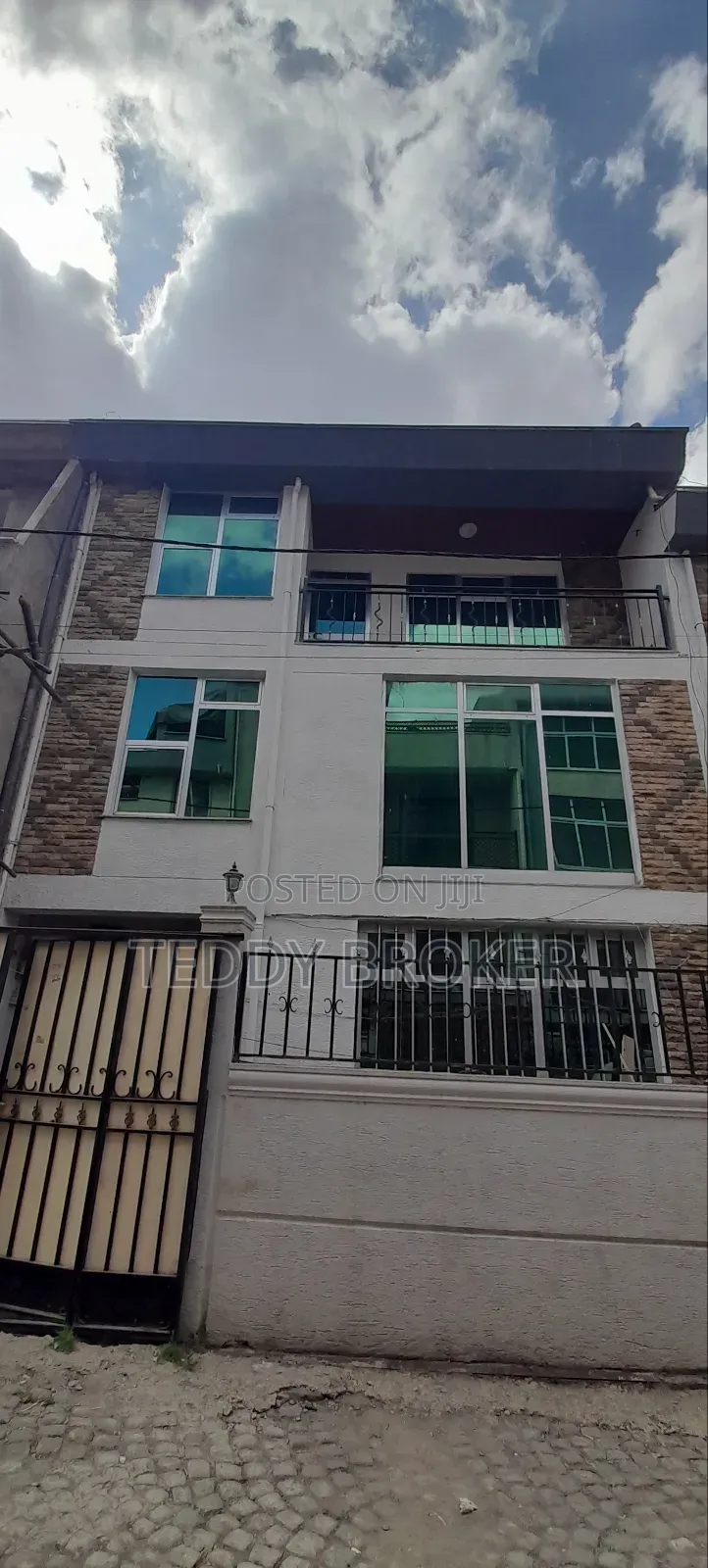 5bdrm House in Haile Garment, Nifas Silk-Lafto for sale