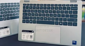 Photo - New Laptop HP OmniBook 5 Flip 16GB Intel Core 7 SSD 512GB