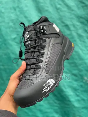 Photo - Safety Shoes Black Edition New Edition