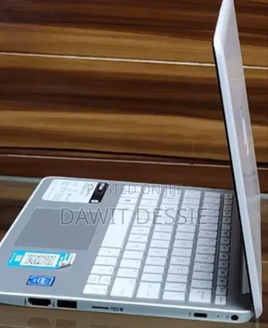 New Laptop HP 64GB Intel Core I3 SSD 4T