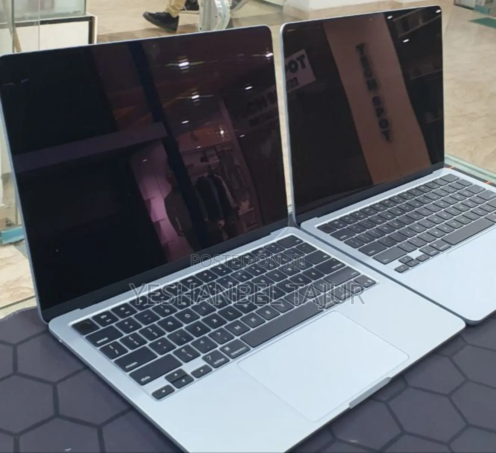 New Laptop Apple MacBook Air 2025 M4 13-Inch 16GB Apple M4 SSD 256GB