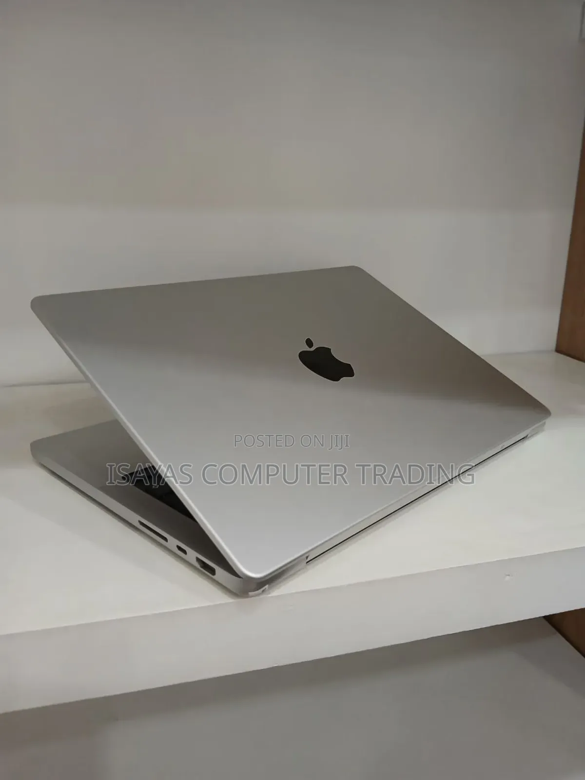 New Laptop Apple MacBook Pro M1 16GB SSD 1T