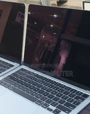 New Laptop Apple MacBook Air 2025 M4 13-Inch 16GB Apple M4 SSD 256GB