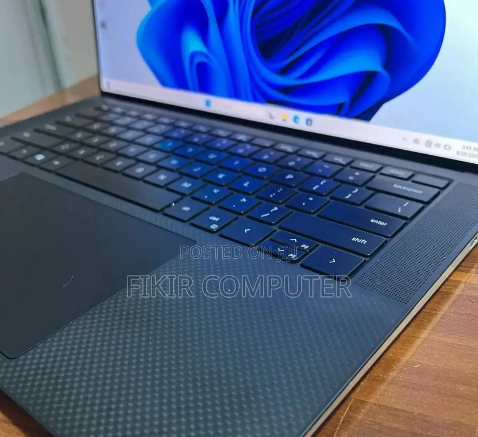 New Laptop Dell XPS 15 32GB Intel Core i7 SSD 512GB