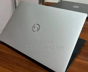 New Laptop Dell XPS 15 32GB Intel Core i7 SSD 512GB