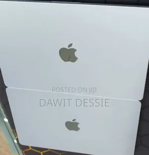 New Laptop Apple MacBook Air 2025 M4 13-Inch 16GB Apple M4 SSD 256GB