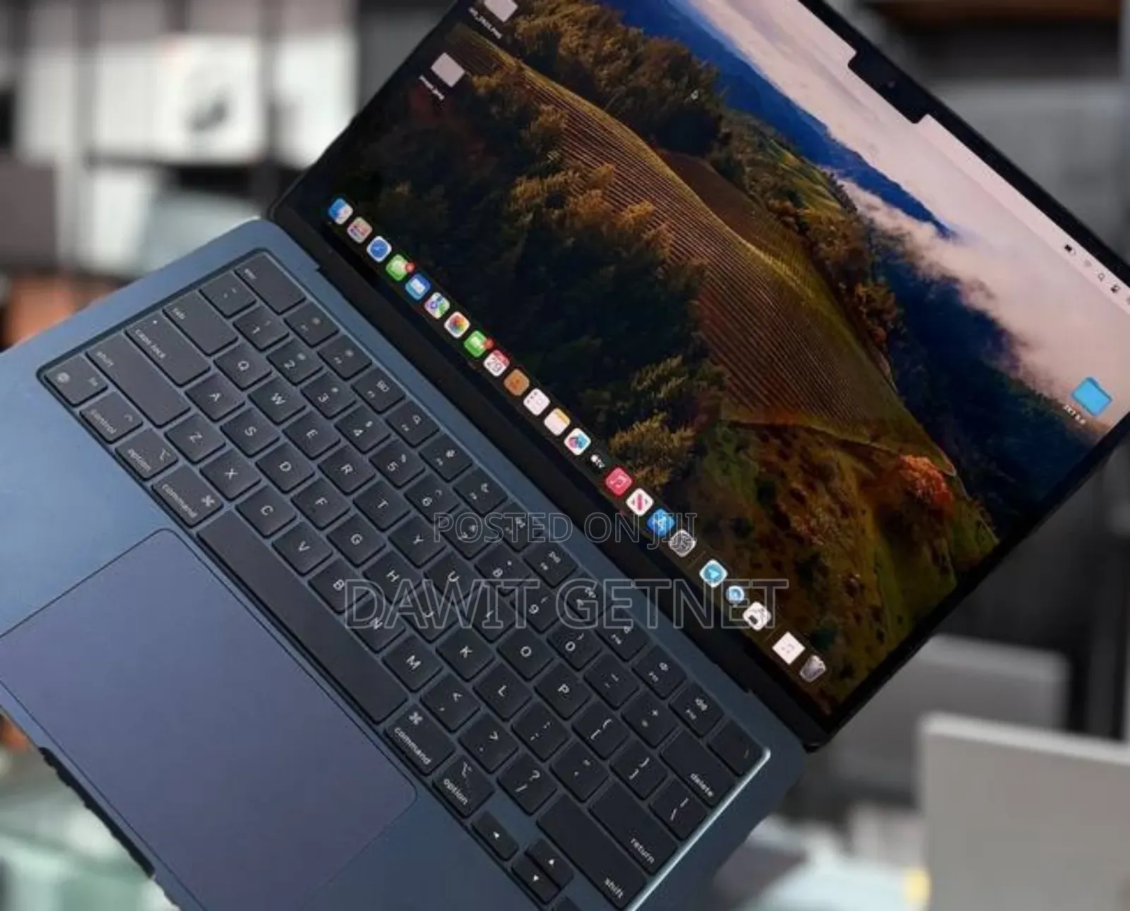 New Laptop Apple MacBook Pro 2023 M2 8GB Apple M2 SSD 256GB