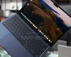 New Laptop Apple MacBook Pro 2023 M2 8GB Apple M2 SSD 256GB