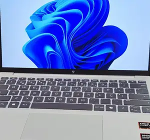 Photo - New Laptop HP OmniBook 7 14" 32GB Intel Core I7 SSD 1T