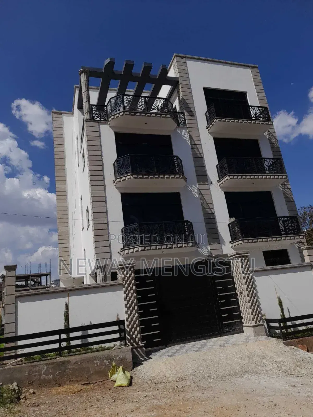 4bdrm House in Akaky Kaliti for sale