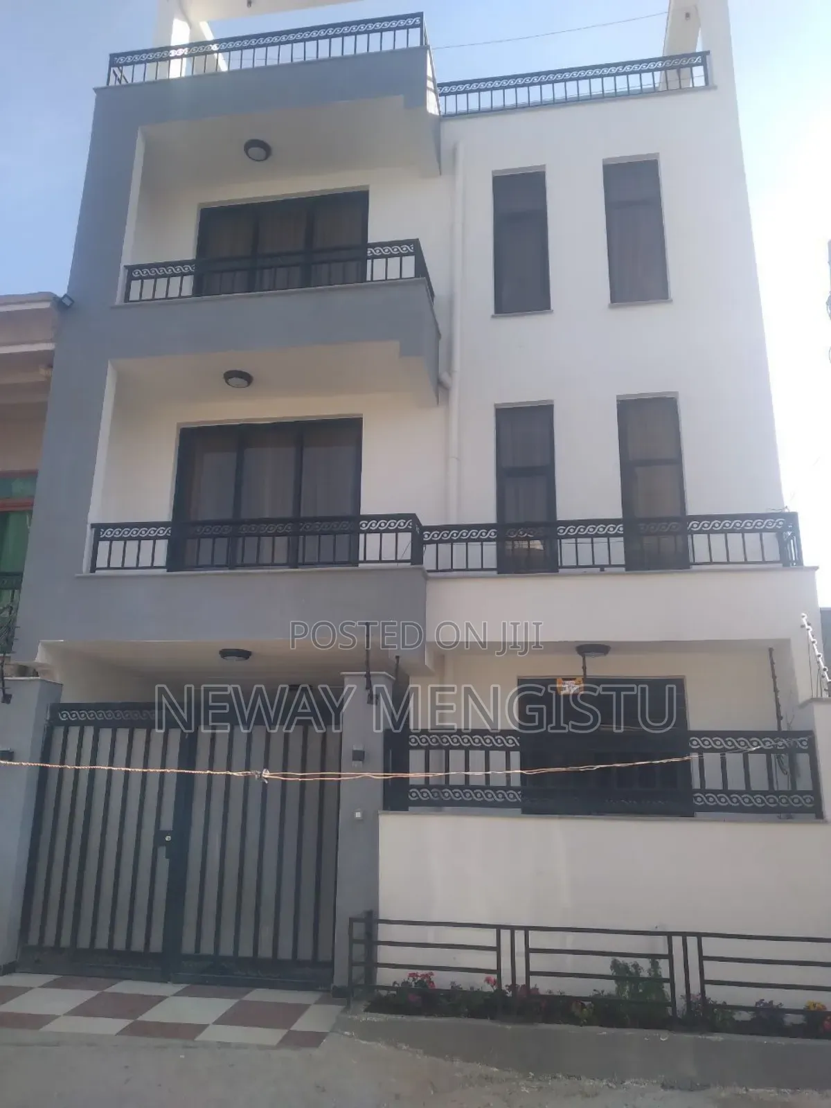 4bdrm House in Akaky Kaliti for sale